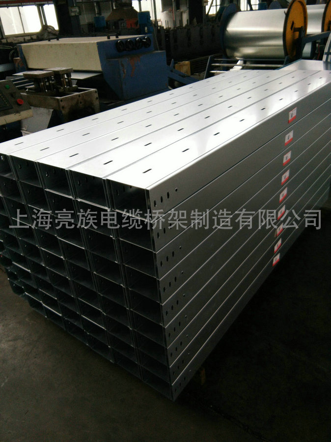 轻型高强度桥架的负载荷是什么？